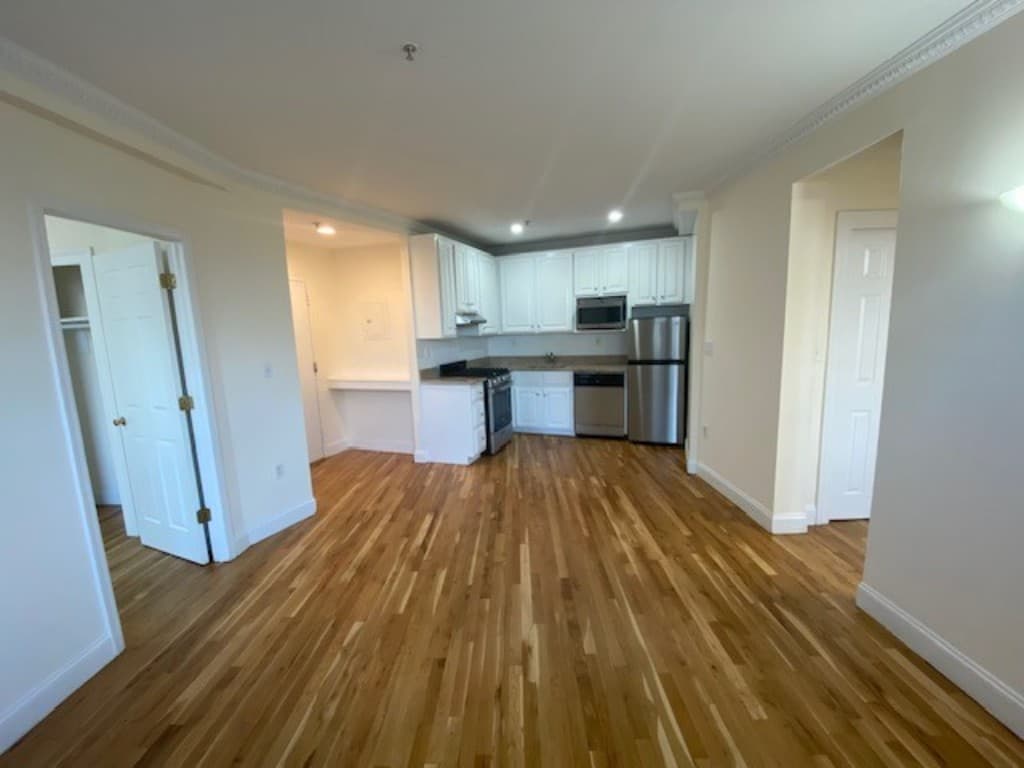2 Bed apartment at 57 Sip Avenue, Unit 5B, Hudson Square, photo 1 of 12