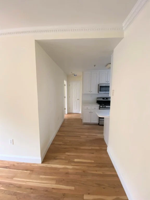 57 Sip Avenue, photo 3