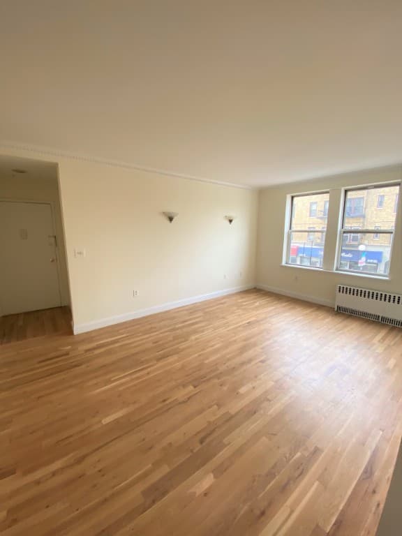 57 Sip Avenue, photo 5