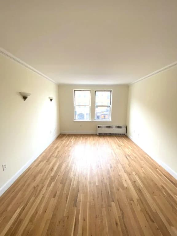 57 Sip Avenue, photo 4