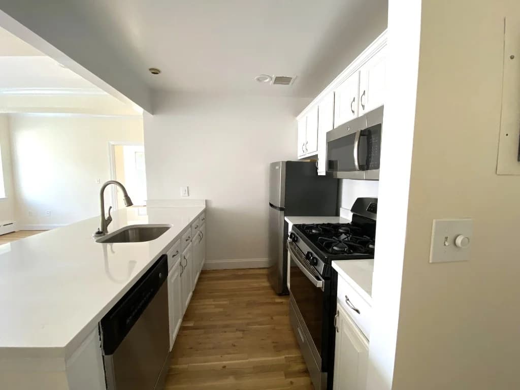 55 Skillman Avenue, photo 2