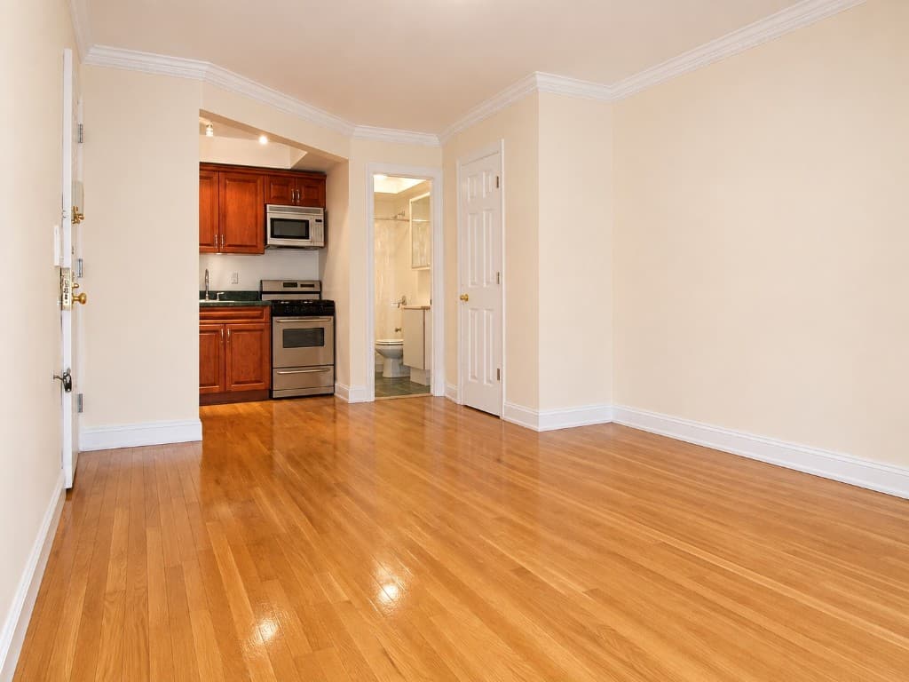 307 West 83rd Street, photo 3