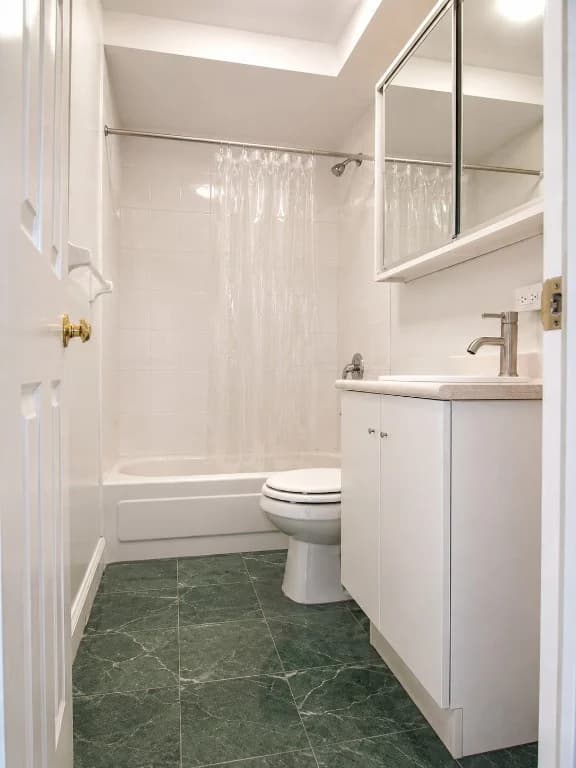 307 West 83rd Street, photo 5