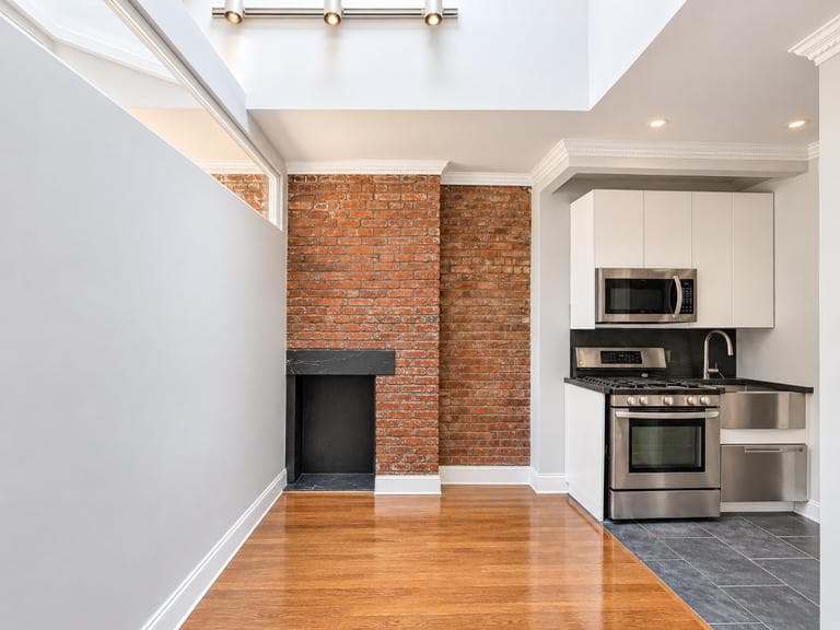 3 Bed apartment at 42 Avenue B, Unit 12, East Village, photo 1 of 10