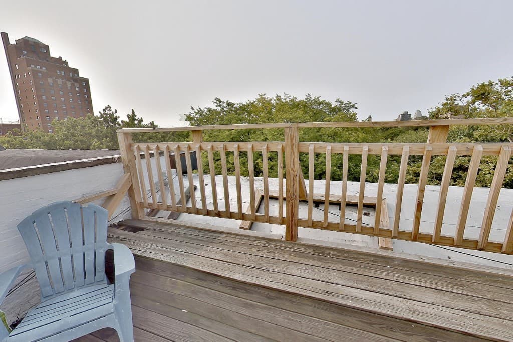 321 E 10TH ST., photo 5