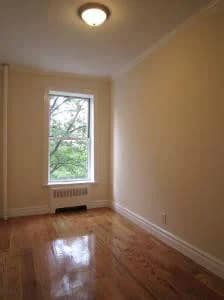 560 Hudson Street, photo 2