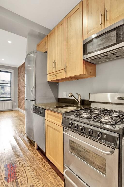 450 West 50th Street, photo 2