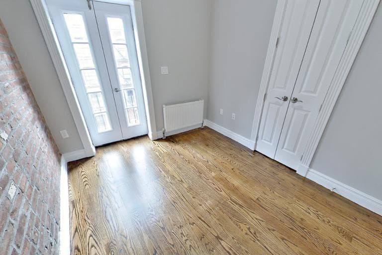 47 1/2 East 1st Street, photo 2