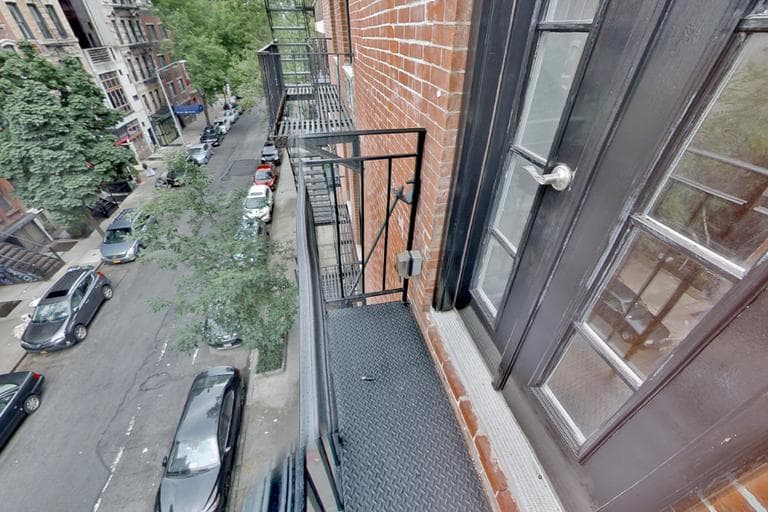 47 1/2 East 1st Street, photo 5