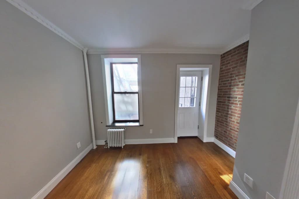221 East 23rd Street, photo 3