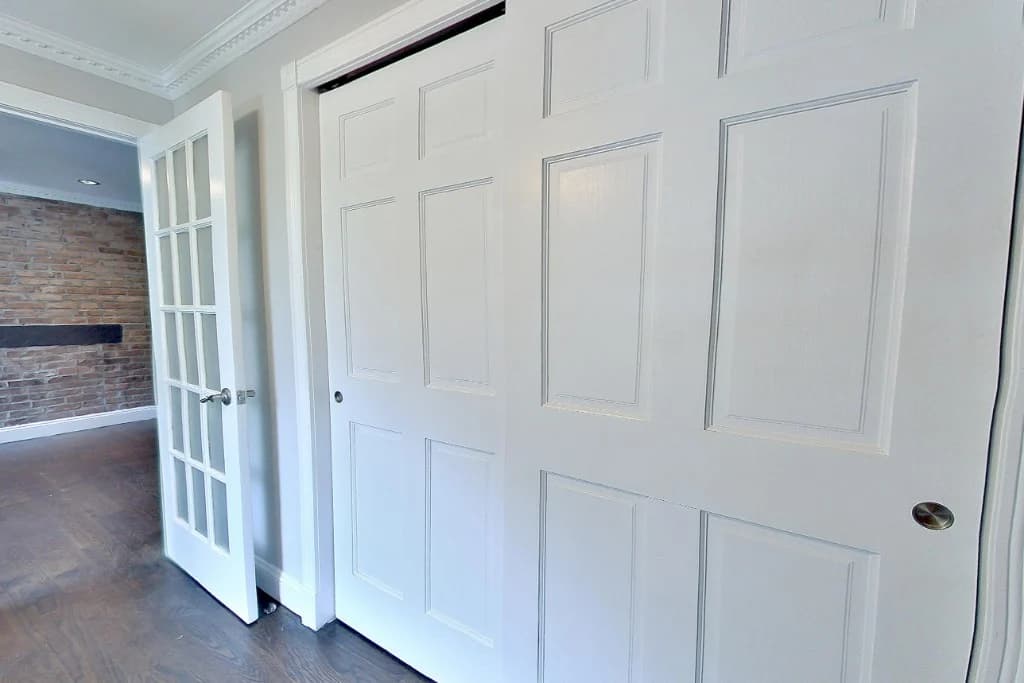 208 First Avenue, photo 3