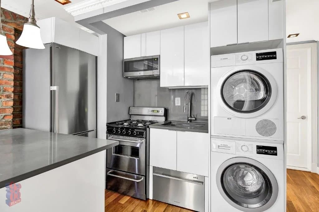 3 Bed apartment at 115 Mulberry Street, Unit 4R, Little Italy, photo 1 of 12