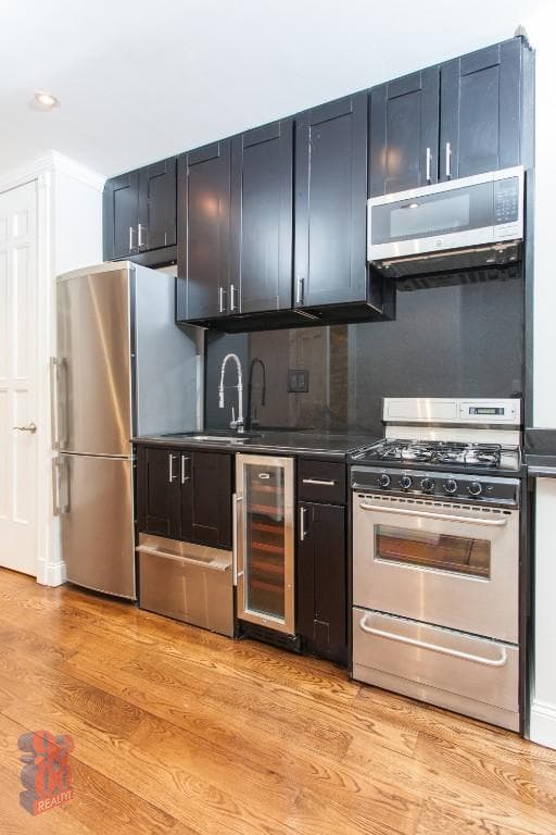 5 Bed apartment at 436 West 52nd Street, Unit 4B, Hell's Kitchen, photo 1 of 4