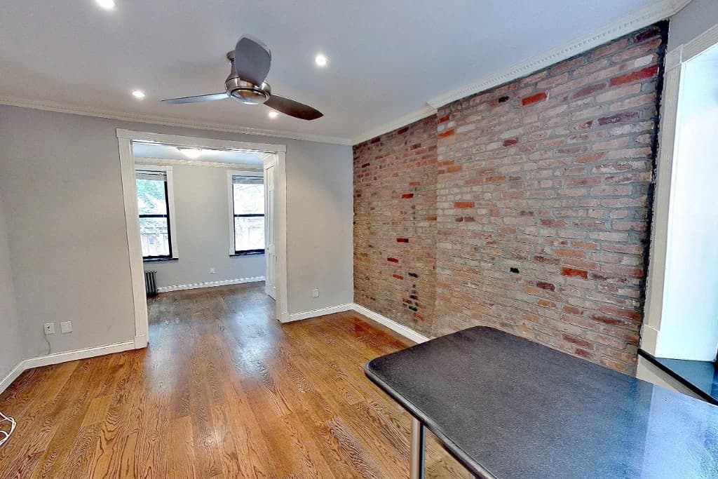 325 E 5TH ST.