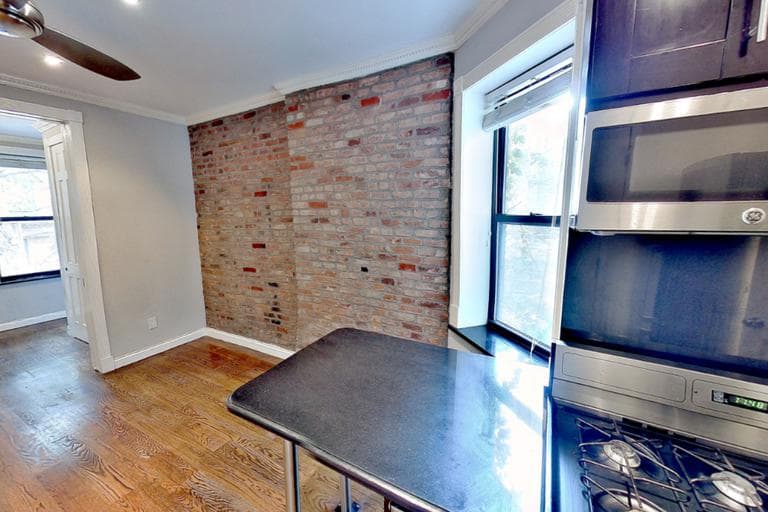 325 E 5TH ST., photo 5