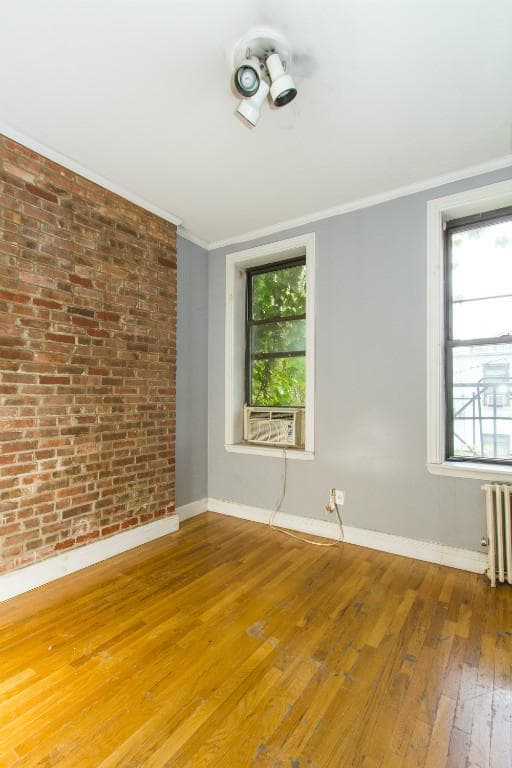 252 Mott St, photo 2