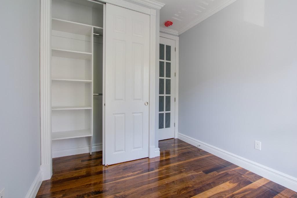 221 East 11th Street, photo 3