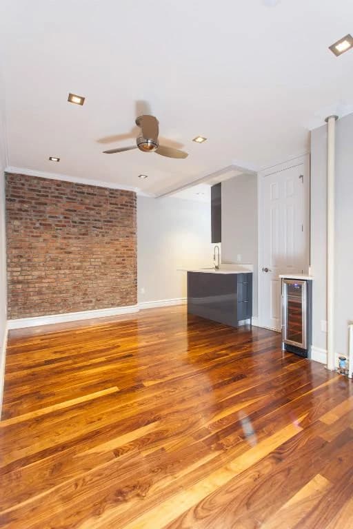 1590 Lexington AVE, photo 2