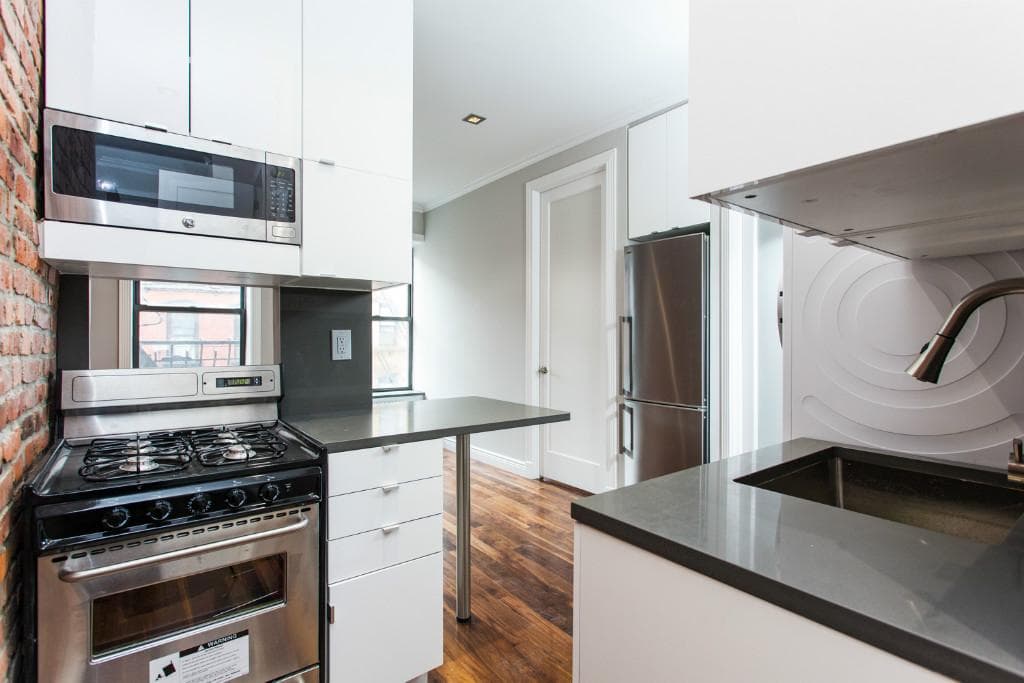 232 Elizabeth Street, photo 3