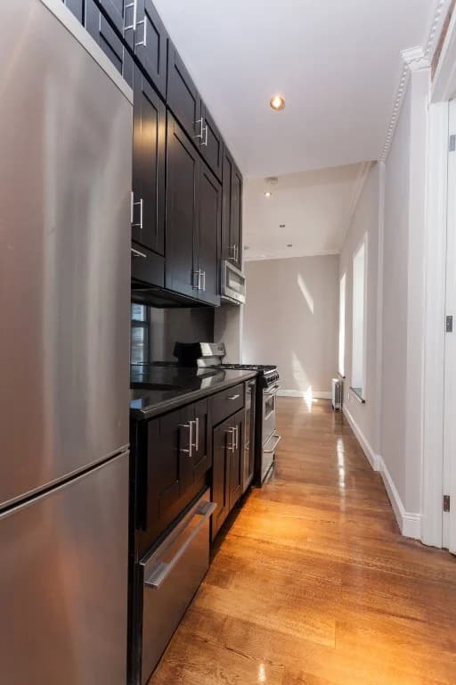 338 East 100th Street, photo 4