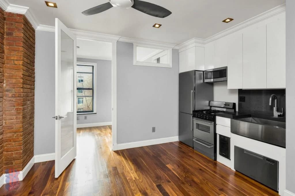 16 East 116th Street
