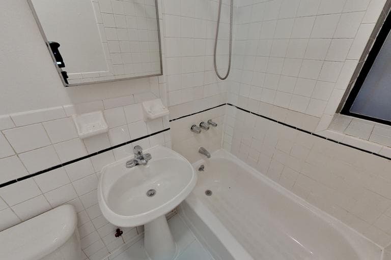 724 Tenth Avenue, photo 2