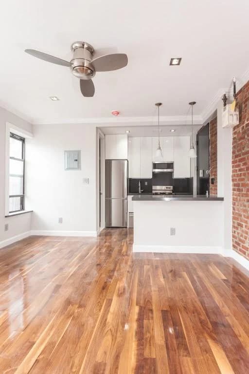 2100 Second Avenue, photo 2