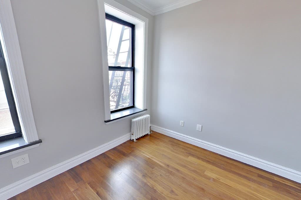 722 Tenth Avenue, photo 5