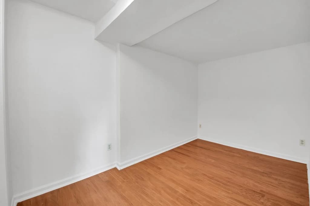 Studio apartment at 210 East 22nd Street, Unit 1L, Gramercy Park, photo 4 of 10