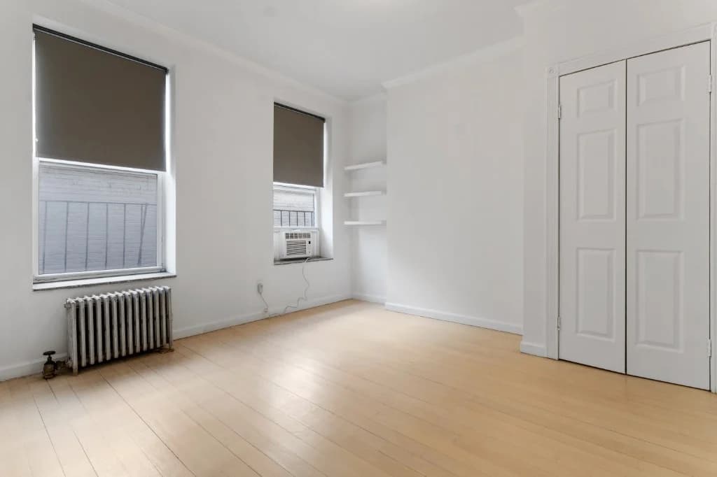 3 bed apartment at 552 Broome Street, Unit 2B, Hudson Square, photo 4 of 8