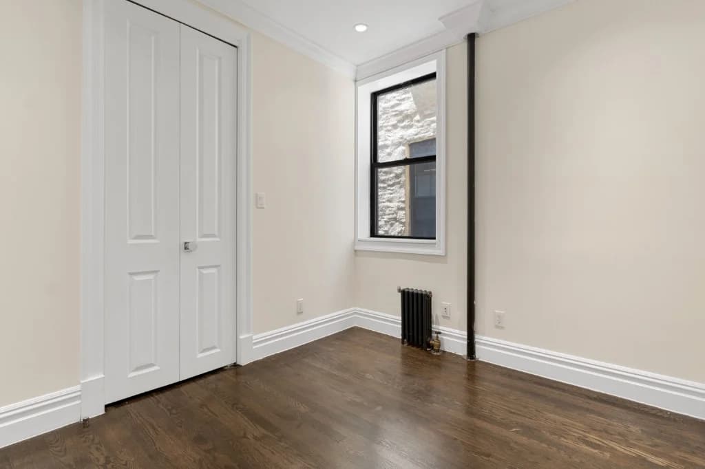 4 bed apartment at 350 East 13th Street, Unit 7, East Village, photo 8 of 10