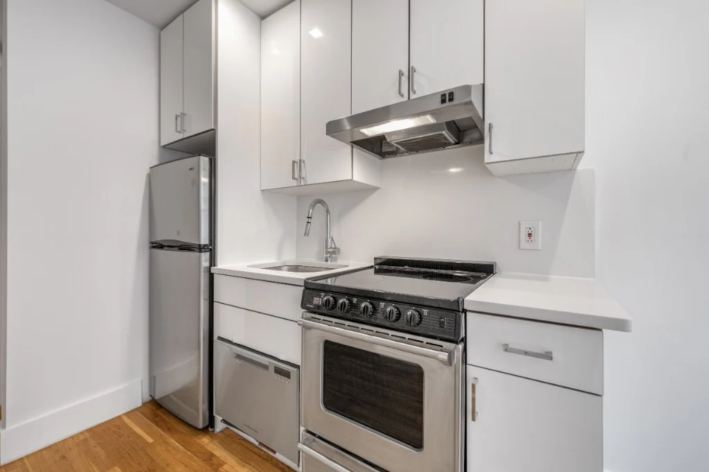 Studio apartment at 341 East 9th Street, Unit 12, East Village, photo 2 of 5