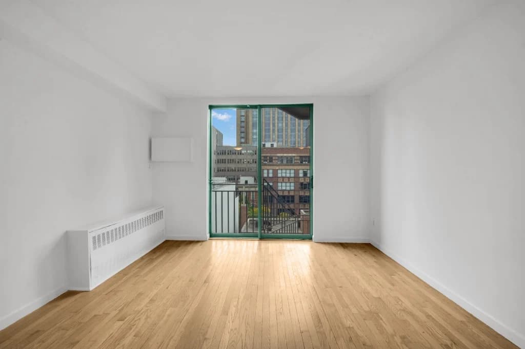 1 bed apartment at 210 East 22nd Street, Unit 06H, Gramercy Park, photo 3 of 11