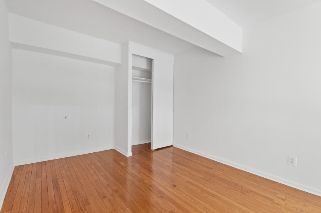 1 bed apartment at 210 East 22nd Street, Unit 06H, Gramercy Park, photo 4 of 11
