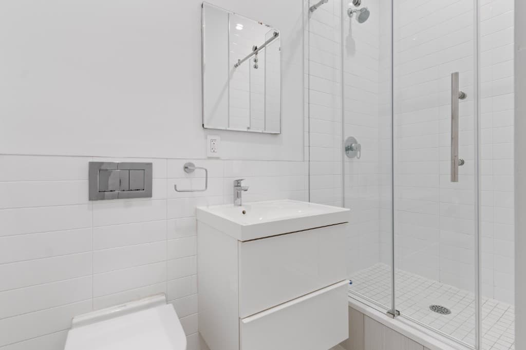 2 bed apartment at 210 East 22nd Street, Unit 4B, Gramercy Park, photo 5 of 10