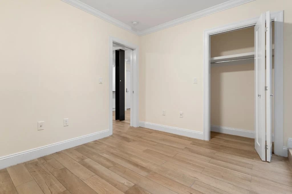 2 bed apartment at 210 East 22nd Street, Unit 4B, Gramercy Park, photo 4 of 10