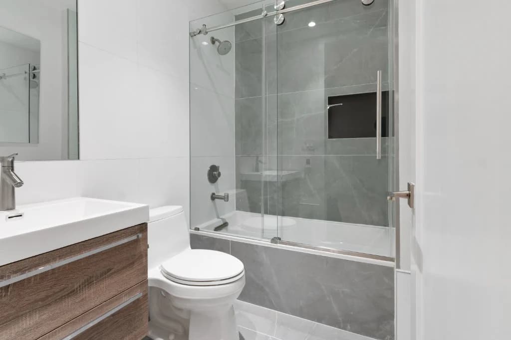 3 bed apartment at 503 West 22nd Street, Unit 3W, Chelsea, photo 10 of 10