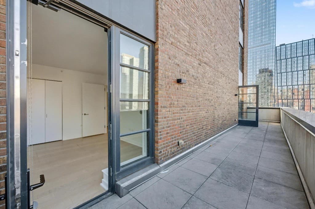 2 bed apartment at 515 West 38th Street, Unit L8, Hudson Yards, photo 8 of 19