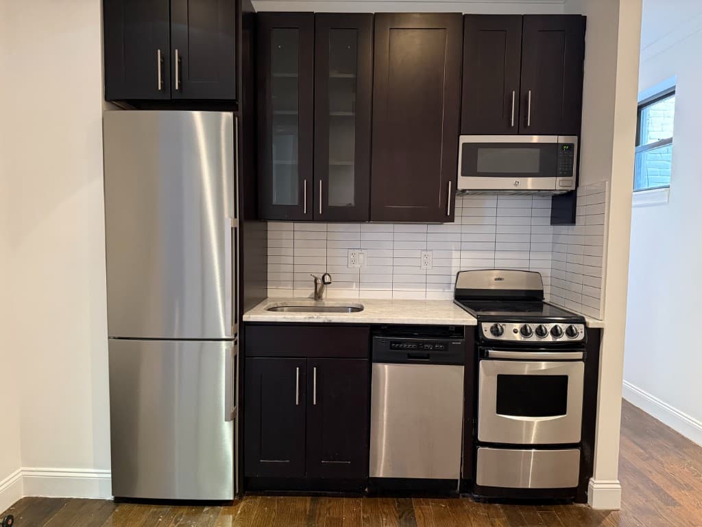 4 bed apartment at 358 11th Street, Unit 3, Park Slope, photo 1 of 9
