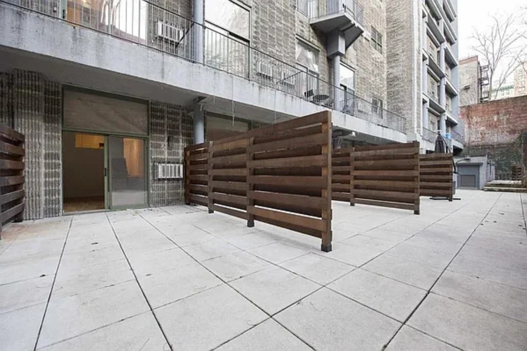1 bed apartment at 220 East 22nd Street, Unit 0GLE, Gramercy Park, photo 4 of 9