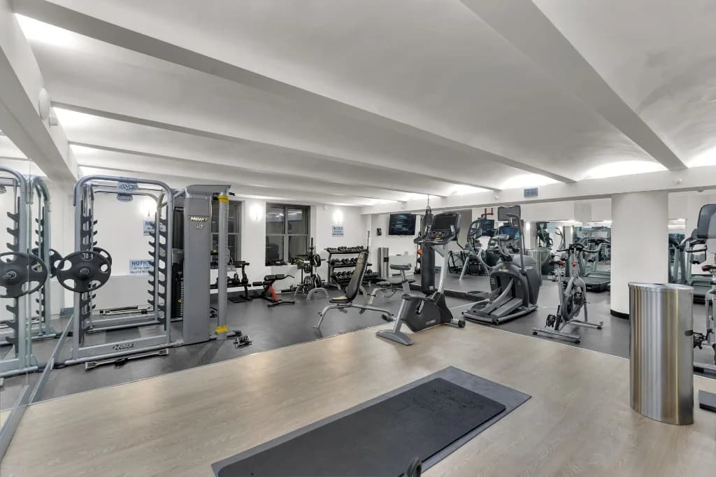 1 bed apartment at 220 East 22nd Street, Unit 0GLE, Gramercy Park, photo 6 of 9