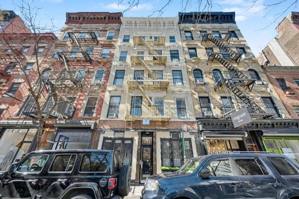 1 bed apartment at 221 Mott St, Unit 14, Nolita, photo 7 of 7