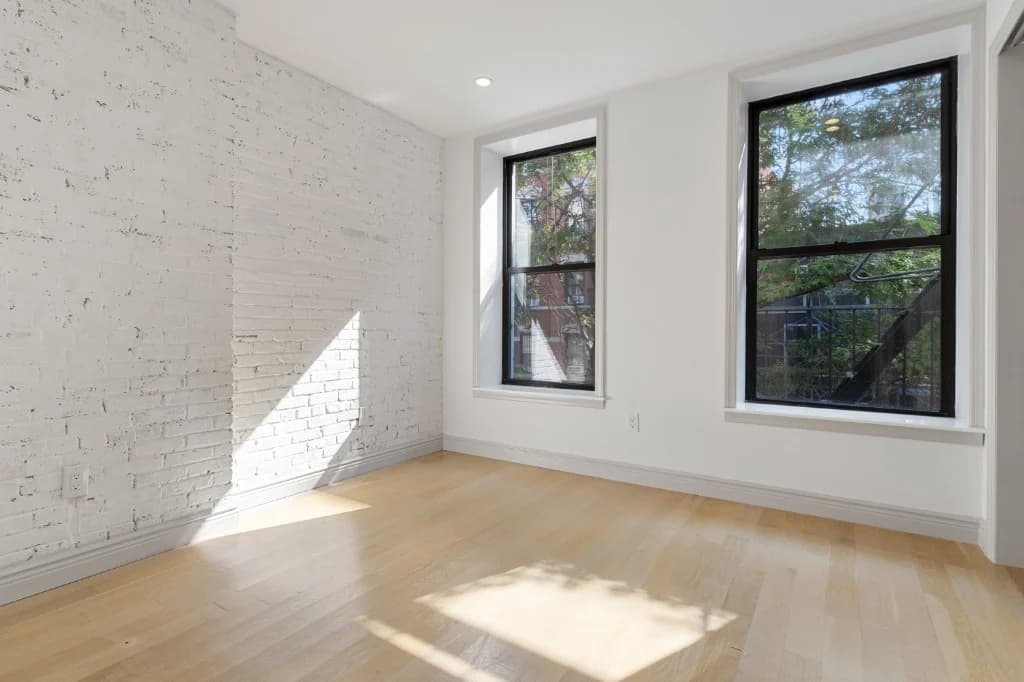4 bed apartment at 47 Clinton Street, Unit 7, Lower East Side, photo 4 of 8