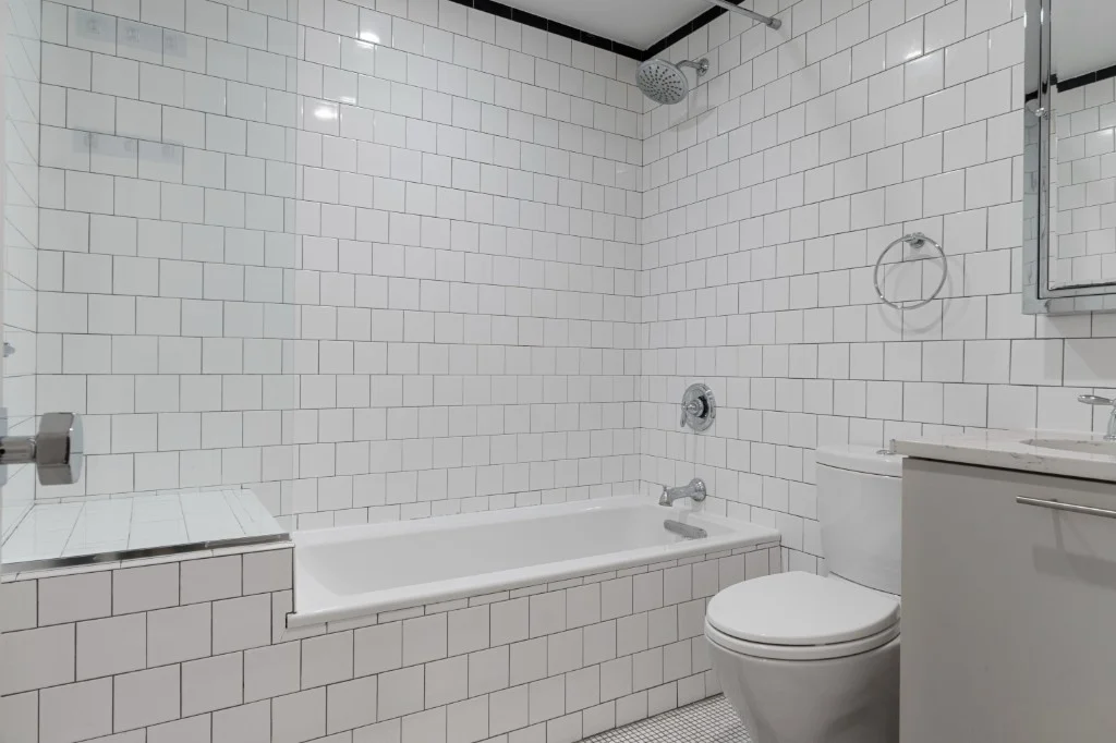 4 bed apartment at 47 Clinton Street, Unit 7, Lower East Side, photo 7 of 8