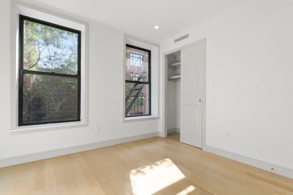 4 bed apartment at 47 Clinton Street, Unit 7, Lower East Side, photo 8 of 8
