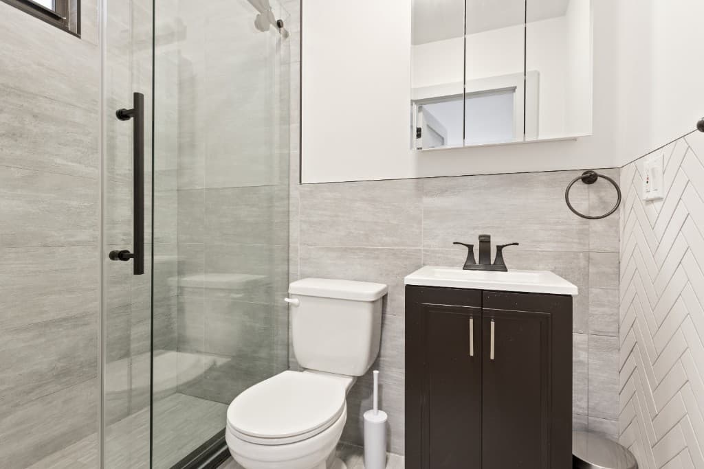1 bed apartment at 68 North 8th St., Unit 2RR, Williamsburg, photo 6 of 7