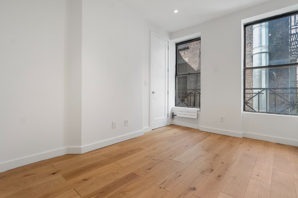2 bed apartment at 205 Tenth Avenue, Unit 2S, Chelsea, photo 3 of 11