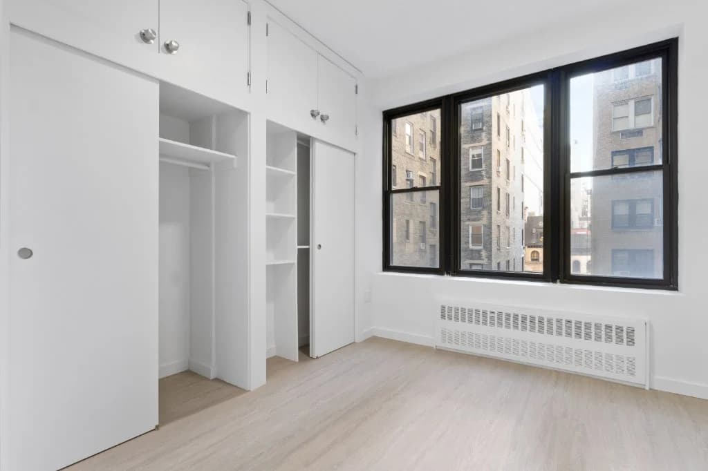 308 West 82nd Street, photo 2