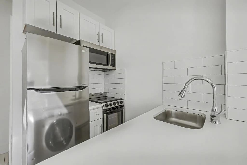 1 bed apartment at 317 East 5th Street, Unit 5B, East Village, photo 2 of 7