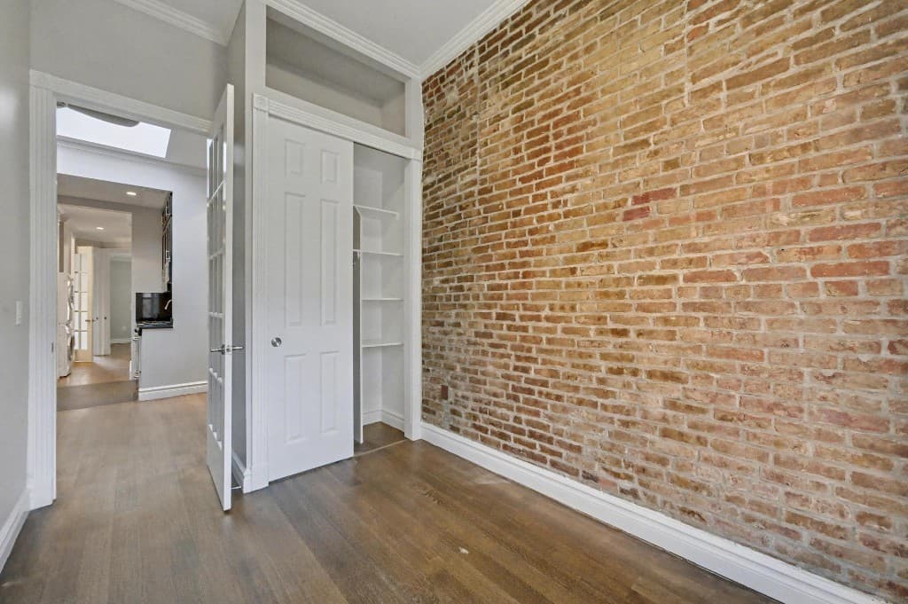 4 bed apartment at 424 West 51st Street, Unit 2, Hell's Kitchen, photo 7 of 14